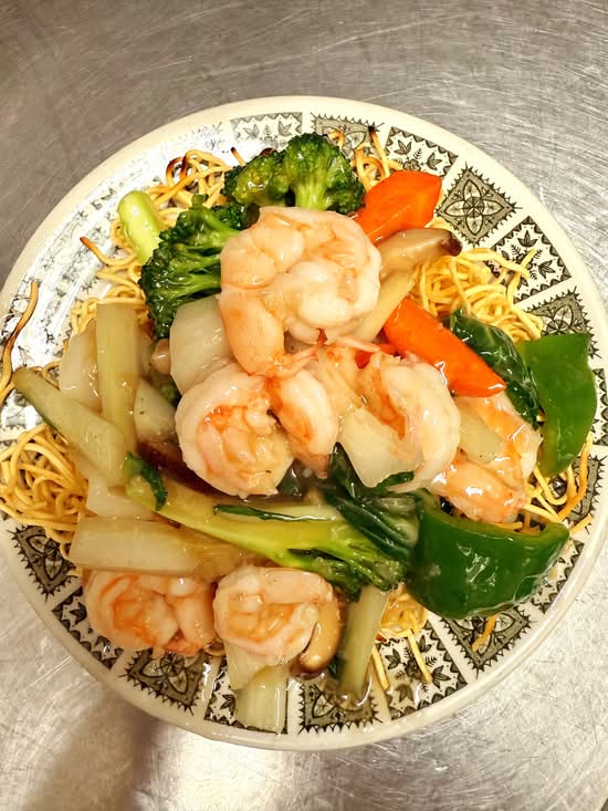 Chow mein avec crevettes / Chow Mein with shrimps  虾球炒面